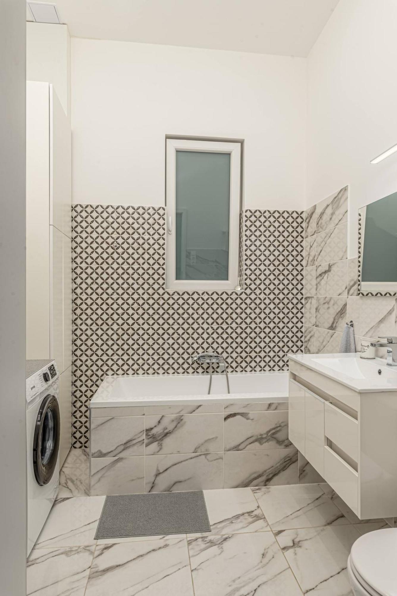 Apartment With 2 Bedrooms Near Gellert Thermal Bath Budapest Exteriör bild